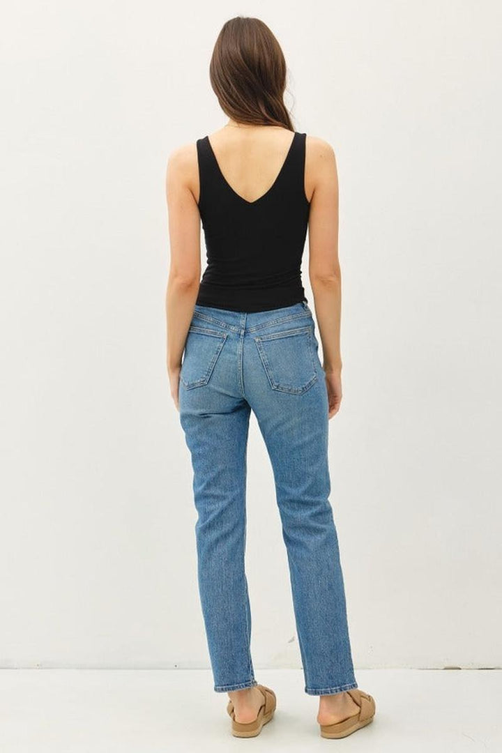 Be Cool - Basic V-Neck Tank in Black