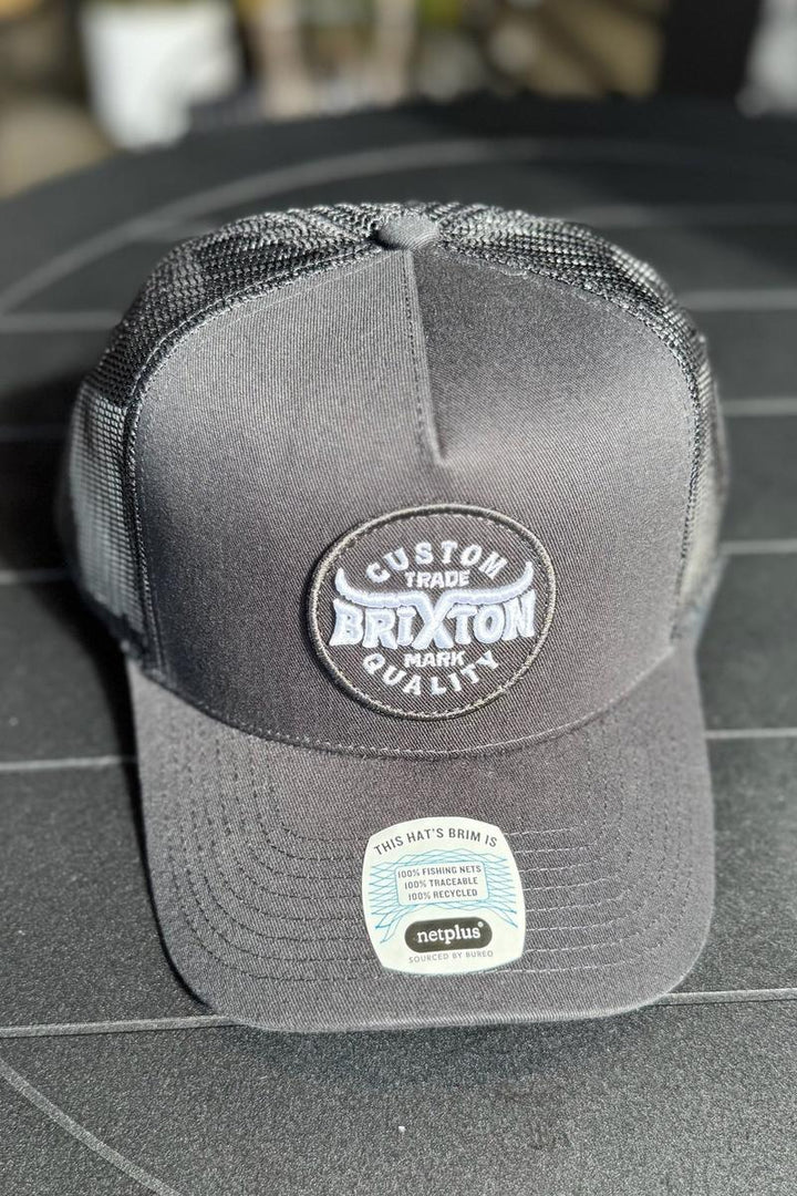 Brixton - Gibson C NP MP Trucker Hat in Black/Black