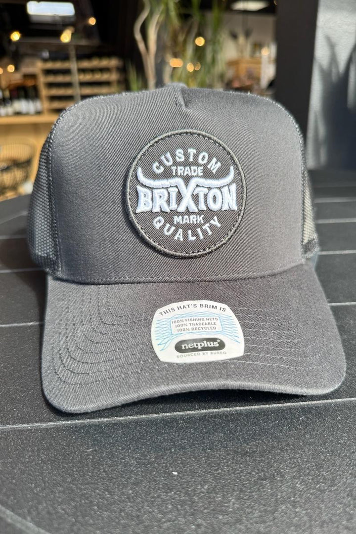 Brixton - Gibson C NP MP Trucker Hat in Black/Black