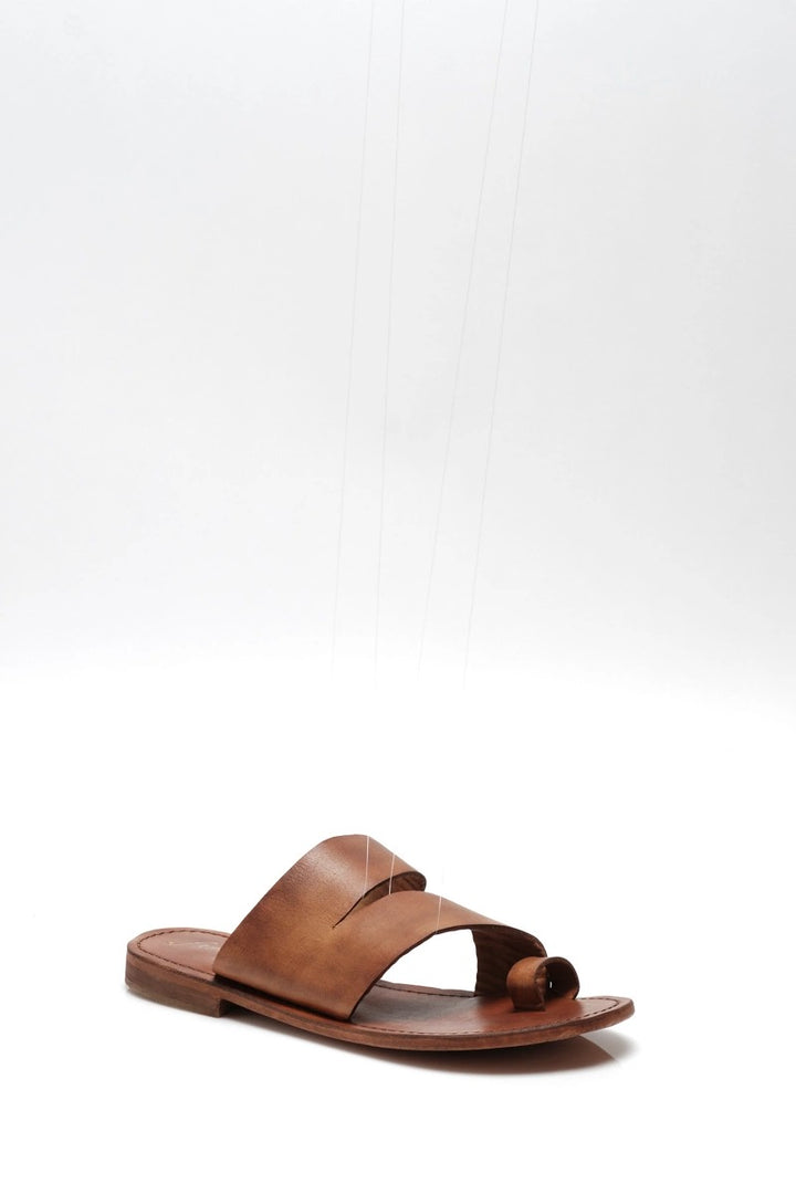 Free People - Abilene Toe Loop Sandals in Luggage