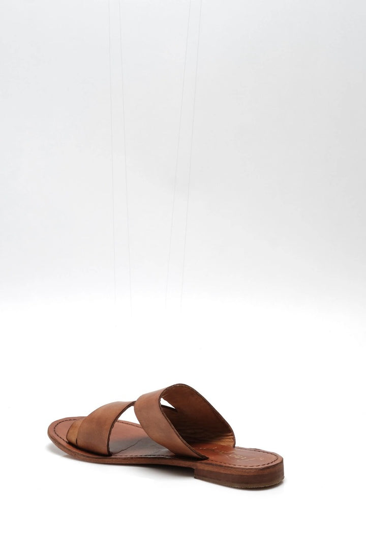 Free People - Abilene Toe Loop Sandals in Luggage