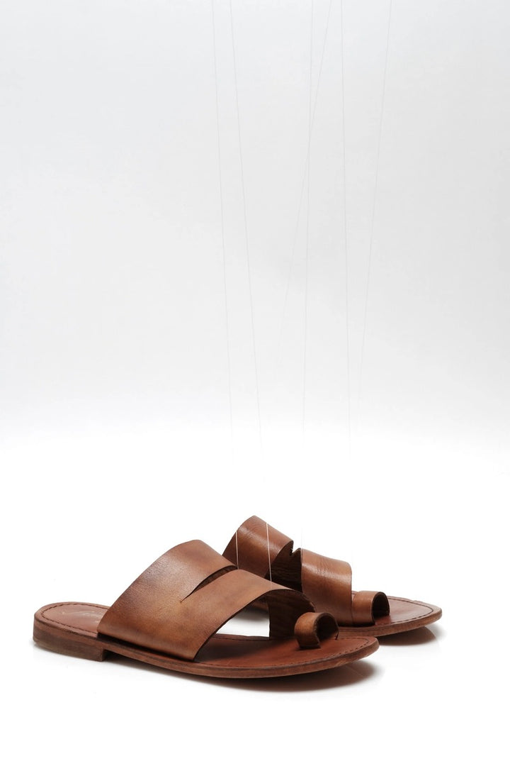 Free People - Abilene Toe Loop Sandals in Luggage