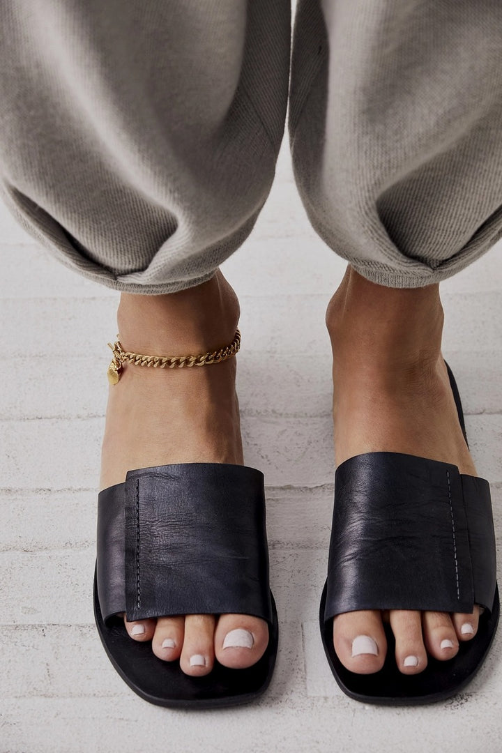 Free People - Veronica Slide Sandals in Black