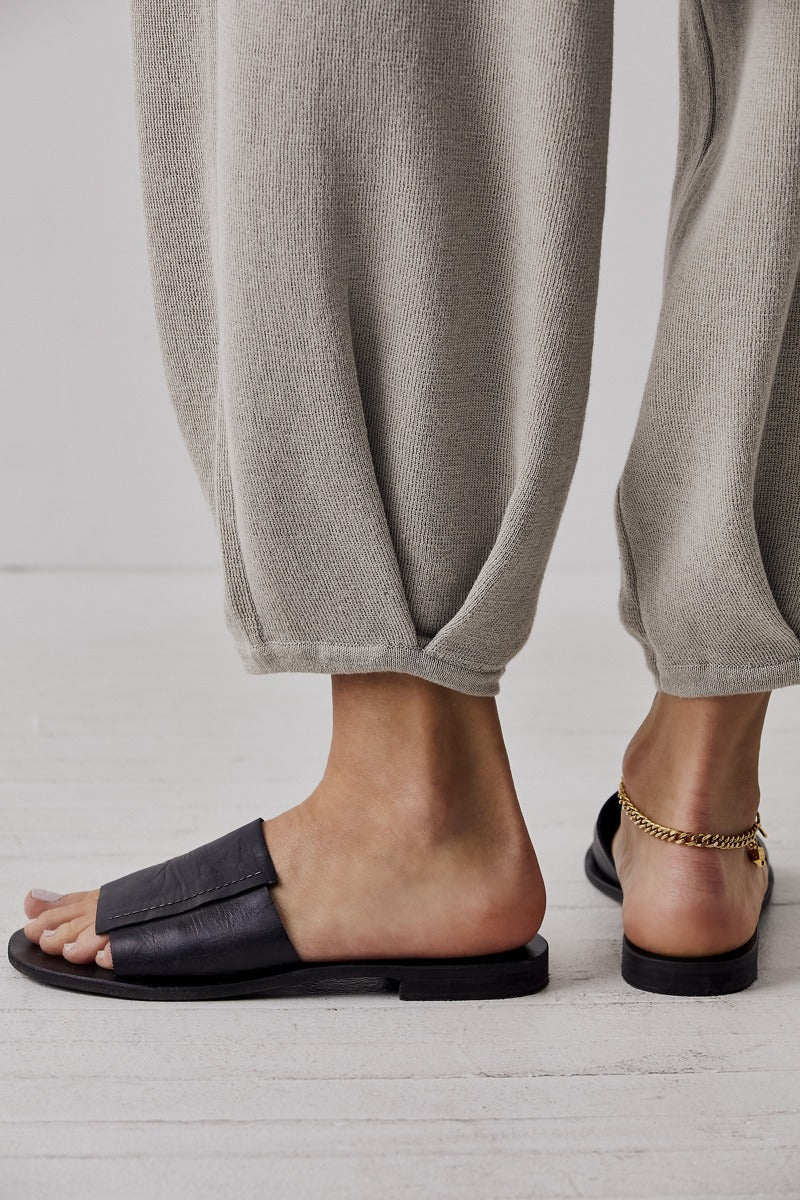 Free People - Veronica Slide Sandals in Black