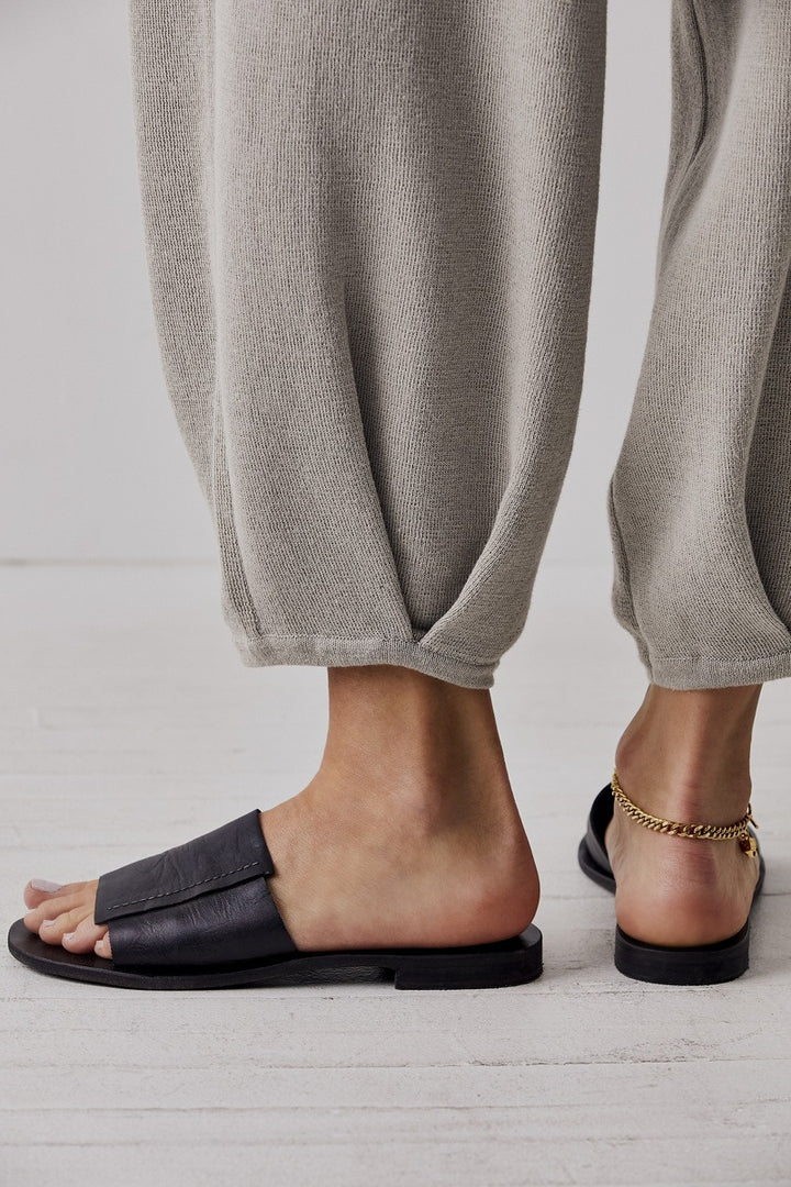Free People - Veronica Slide Sandals in Black