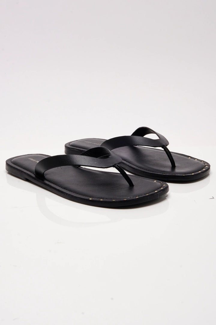 Free People - Sona Thong Sandals in Black
