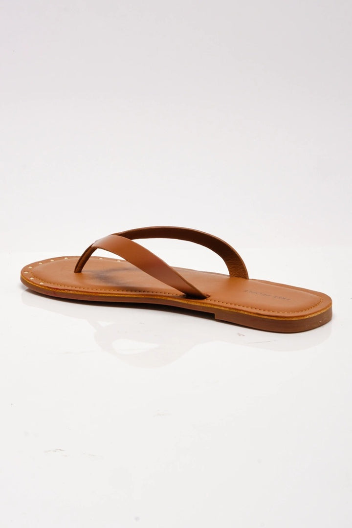 Free People - Sona Thong Sandals in Luggage