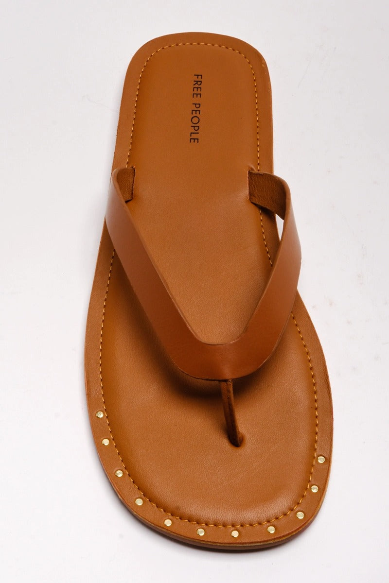 Free People - Sona Thong Sandals in Luggage