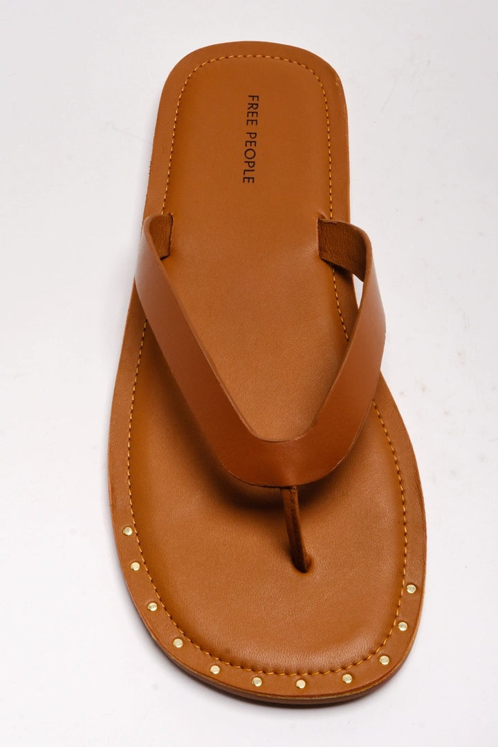 Free People - Sona Thong Sandals in Luggage