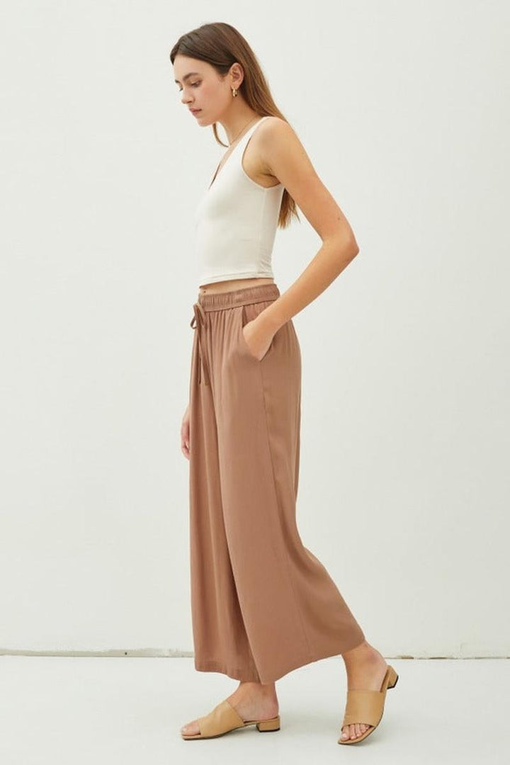Be Cool - Basic V-Neck Crop Tank in Ecru