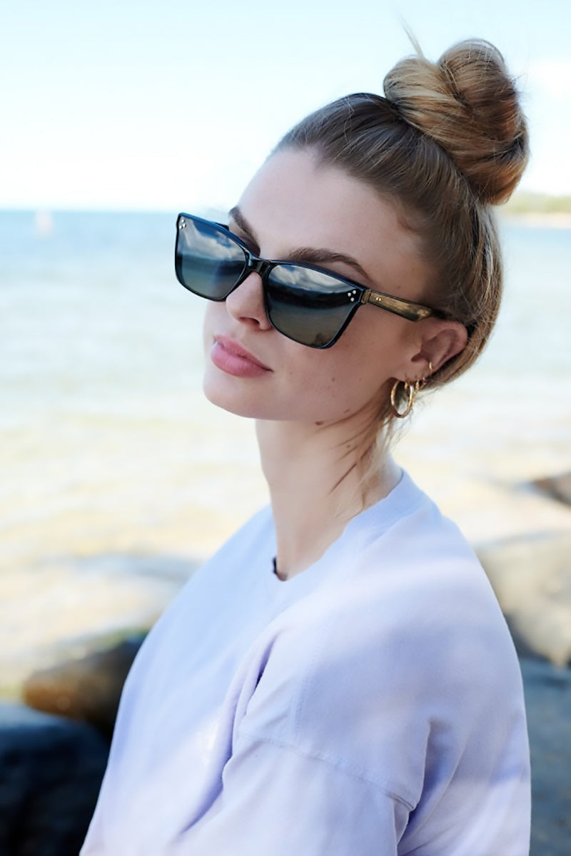 I-SEA - Kiki with Black Frames and Smoke Polarized Lenses