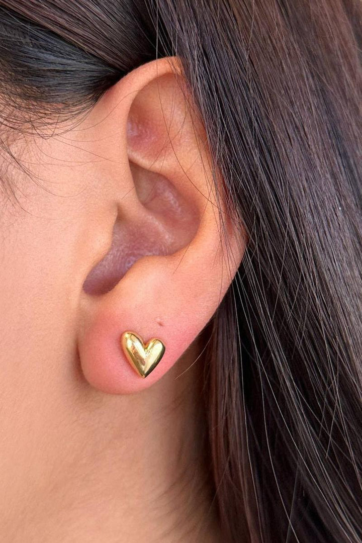 GoldFi - Mini Uneven Heart Stud Earrings