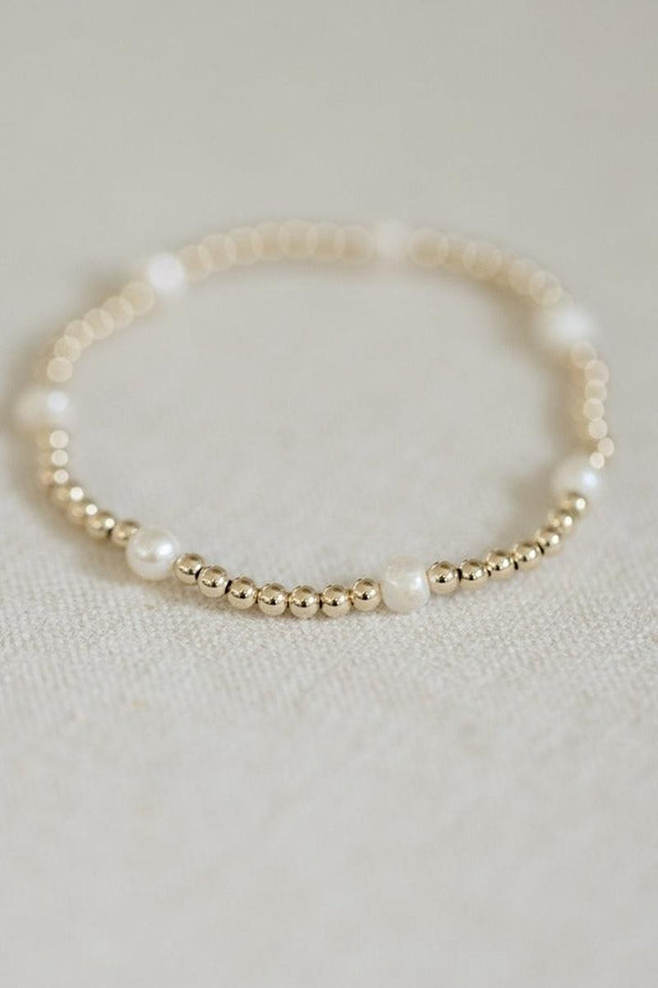 Coast and Cove - Pearl Satellite Bracelet in Gold - 3mm