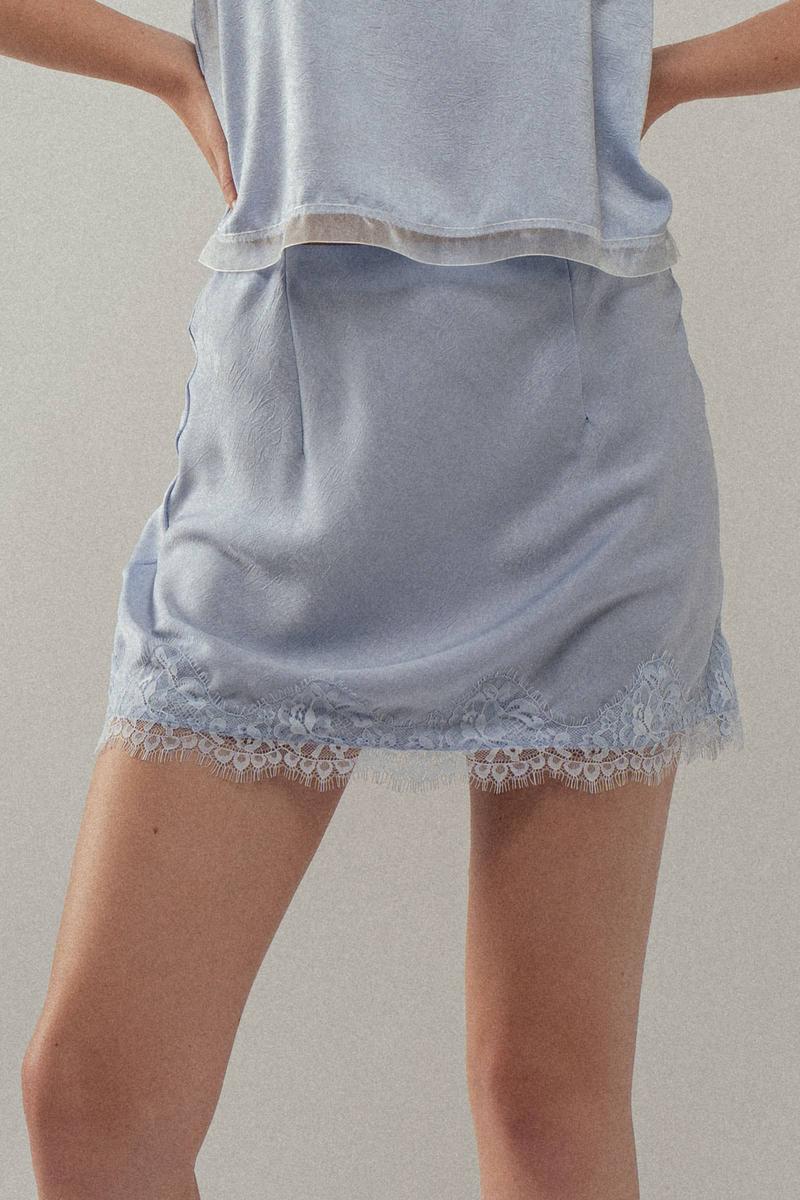 Urban Daizy - Romantic Scalloped Lace Trim Satin Mini Lingerie Skirt in Blue