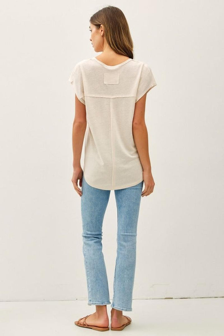 Be Cool - Back Raw Edge Detailed V-Neck Linen Tee in Natural