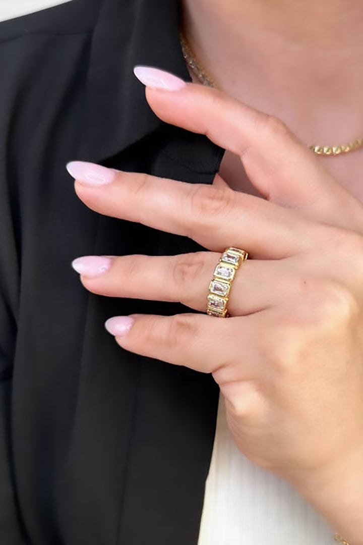 GoldFi - Chunky Cubic Zirconium Eternity Band Ring in Gold - Size 5.5