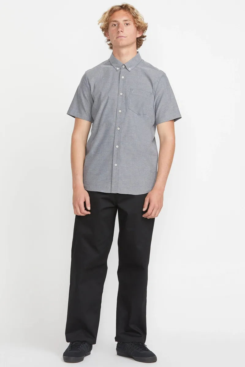 Volcom - Everett Oxford Short Sleeve Shirt in Blk