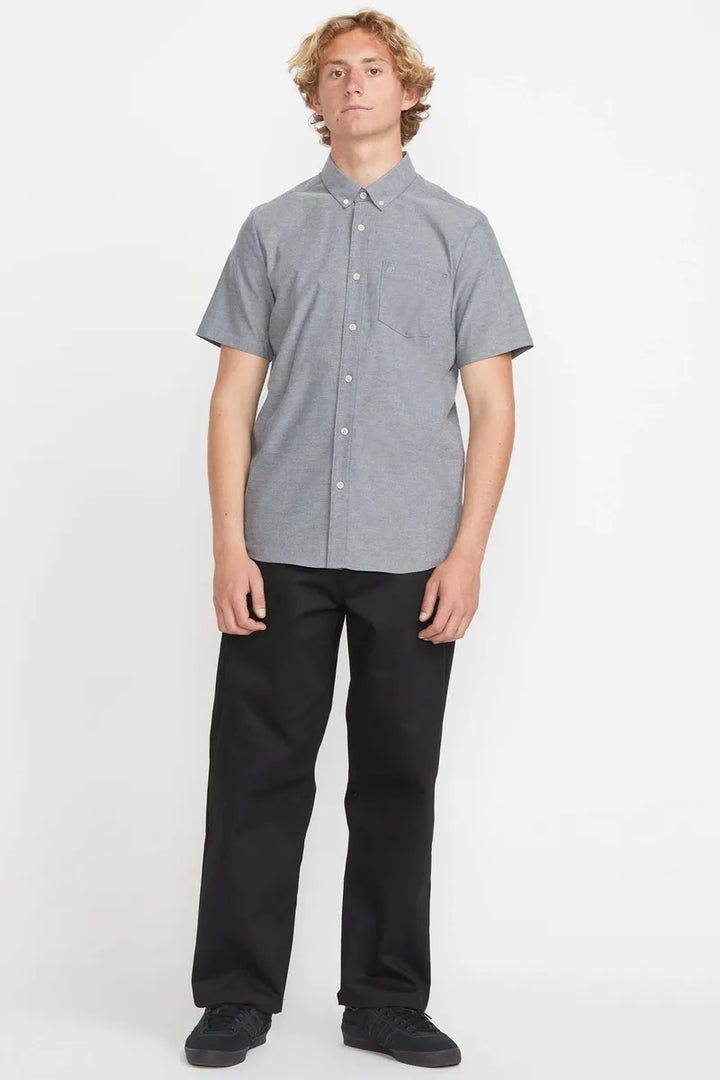 Volcom - Everett Oxford Short Sleeve Shirt in Blk