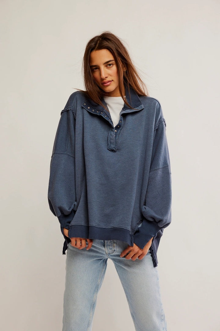 Free People - We The Free Camden Henley Sweatshirt in Navy