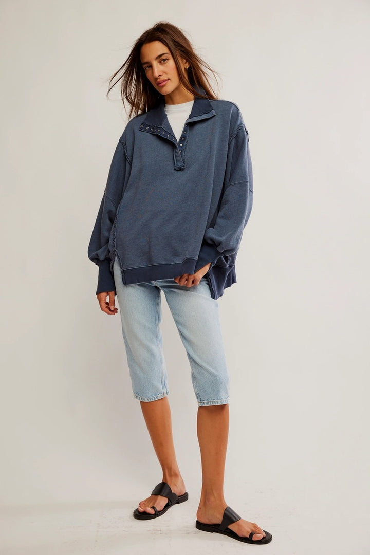 Free People - We The Free Camden Henley Sweatshirt in Navy