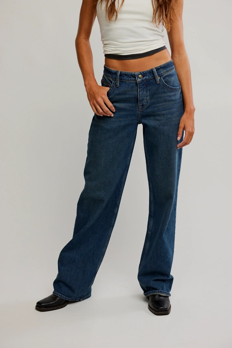 Free People - We The Free Tennessee Low-Rise Boyfriend Jeans in Outlaw