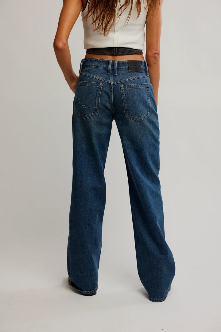 Free People - We The Free Tennessee Low-Rise Boyfriend Jeans in Outlaw