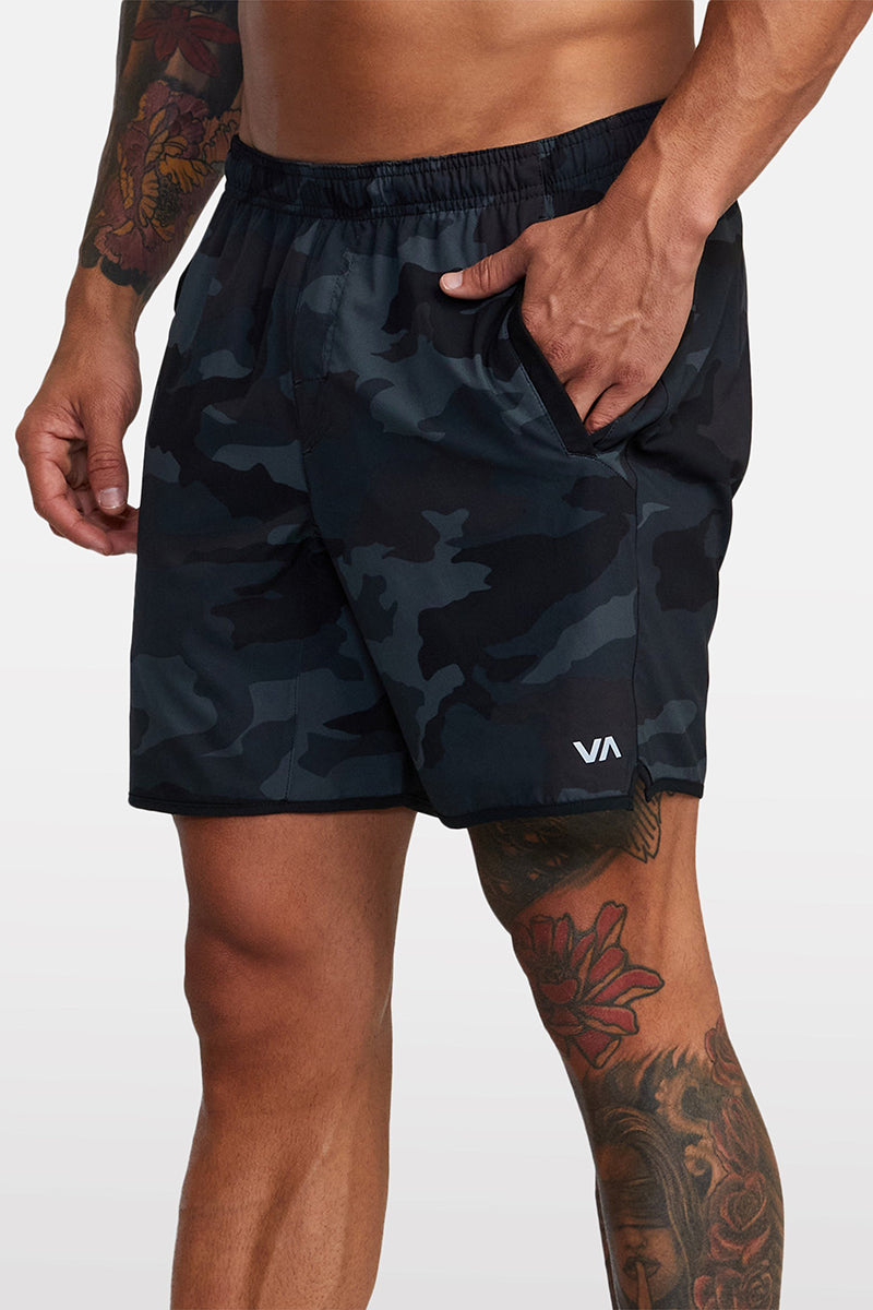 RVCA - Yogger Stretch 17in Short in Camo