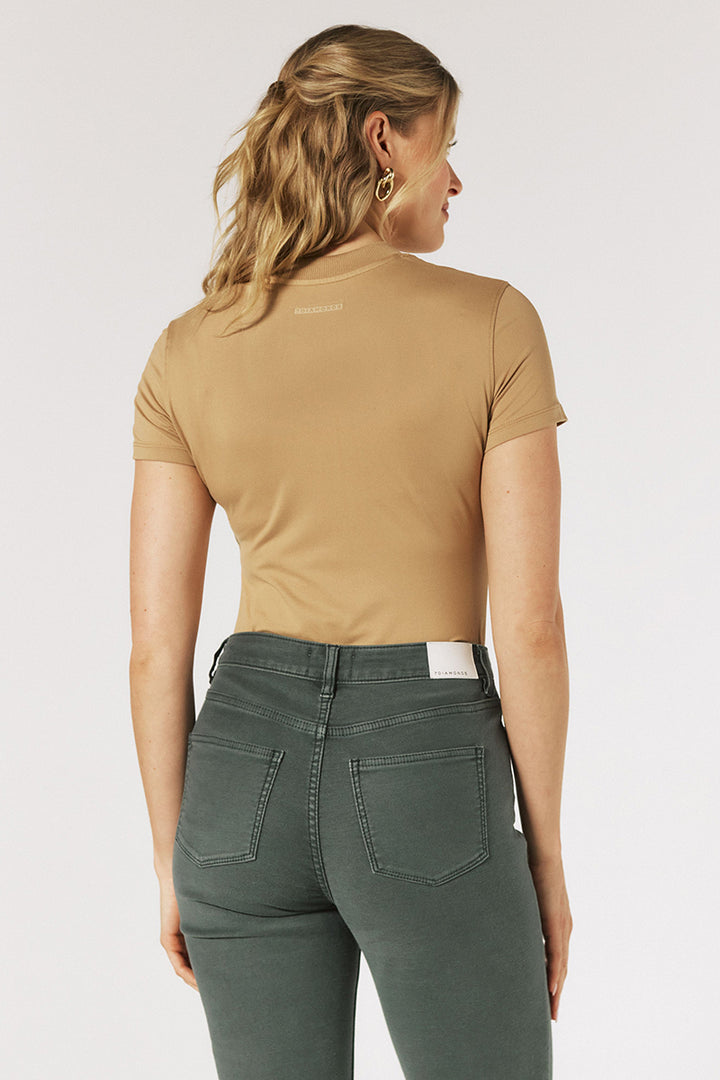 7DIAMONDS - Core™ Crew Neck Tee in Camel
