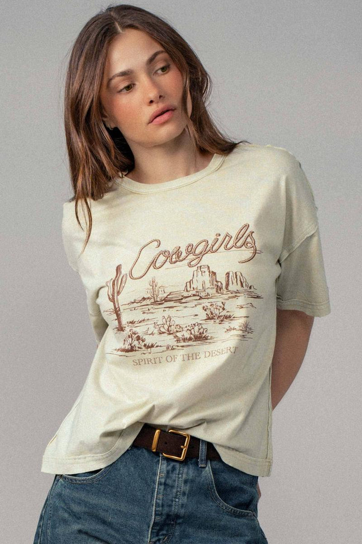 Urban Daizy - Cowgirls spirit of the desert graphic Tee in Oatmeal