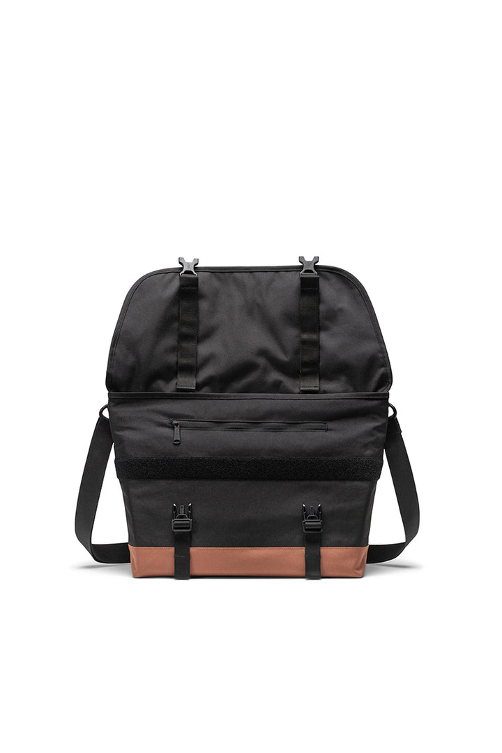 Herschel - Cove Messenger Laptop Bag in Black/Saddle Brown